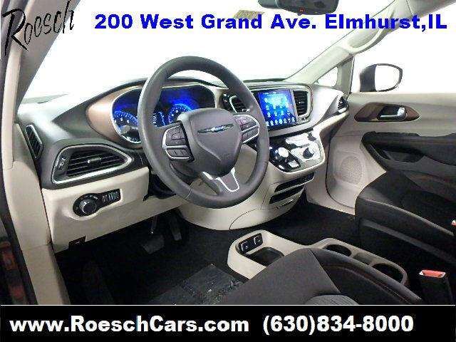 2017 Chrysler Pacifica Touring 4dr Mini-Van